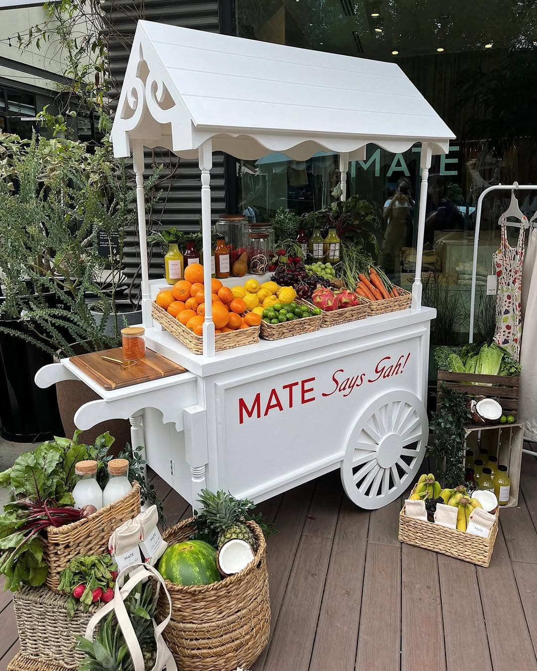 Step 01: Choose Your Cart Top - Select your cart base — from sleek bar top to chic umbrella style.