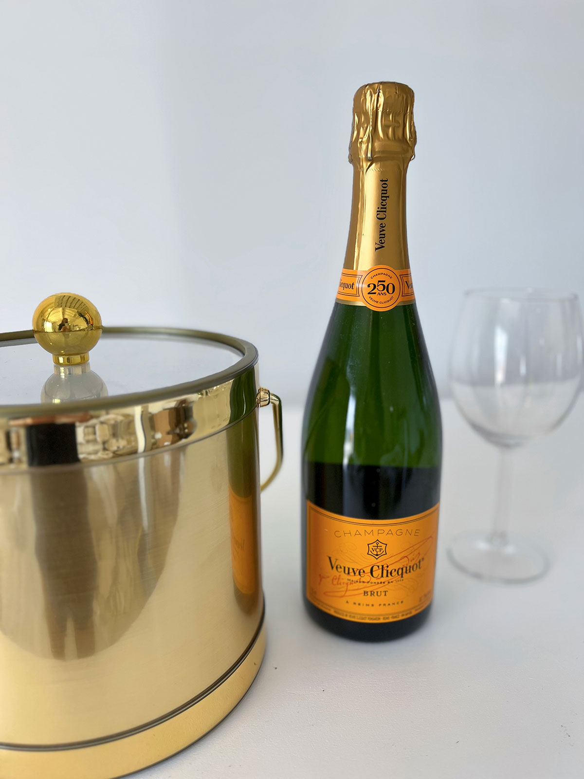champagne and glasses